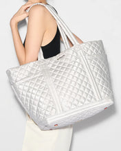 Load image into Gallery viewer, Large Empire Tote Oyster Metallic