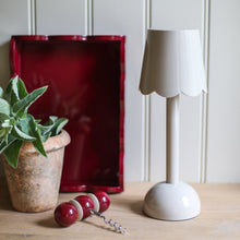 Load image into Gallery viewer, Cherry Small Lacquered Scalloped Tray