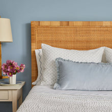 Load image into Gallery viewer, Iris Block Quilt