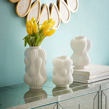 Load image into Gallery viewer, Balloon Small Vase