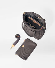 Load image into Gallery viewer, Large Metro Quatro Tote Magnet
