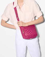 Load image into Gallery viewer, Metro Scout Deluxe Raspberry
