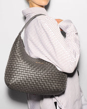 Load image into Gallery viewer, Magnet Medium Woven Shoulder
