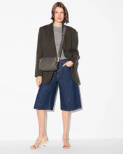 Load image into Gallery viewer, Magnet Small Metro Camera Crossbody Bag
