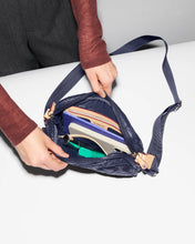 Load image into Gallery viewer, Dawn Small Metro Camera Bag II
