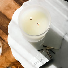 Load image into Gallery viewer, Rue Saint-Honoré Boxed Candle
