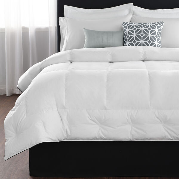 RESTFUL NIGHTS® Down Alternative Comforter
